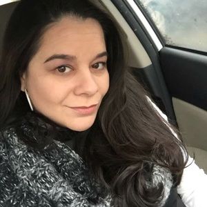 Meet your Posher, Dena